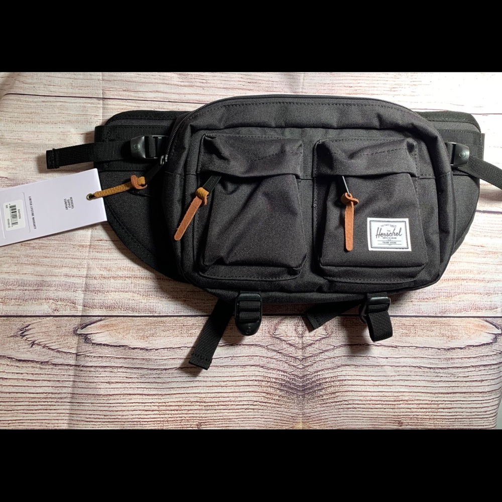 NWT Herschel Eighteen Hip Pack Crossbody Bag - Picture 3 of 8